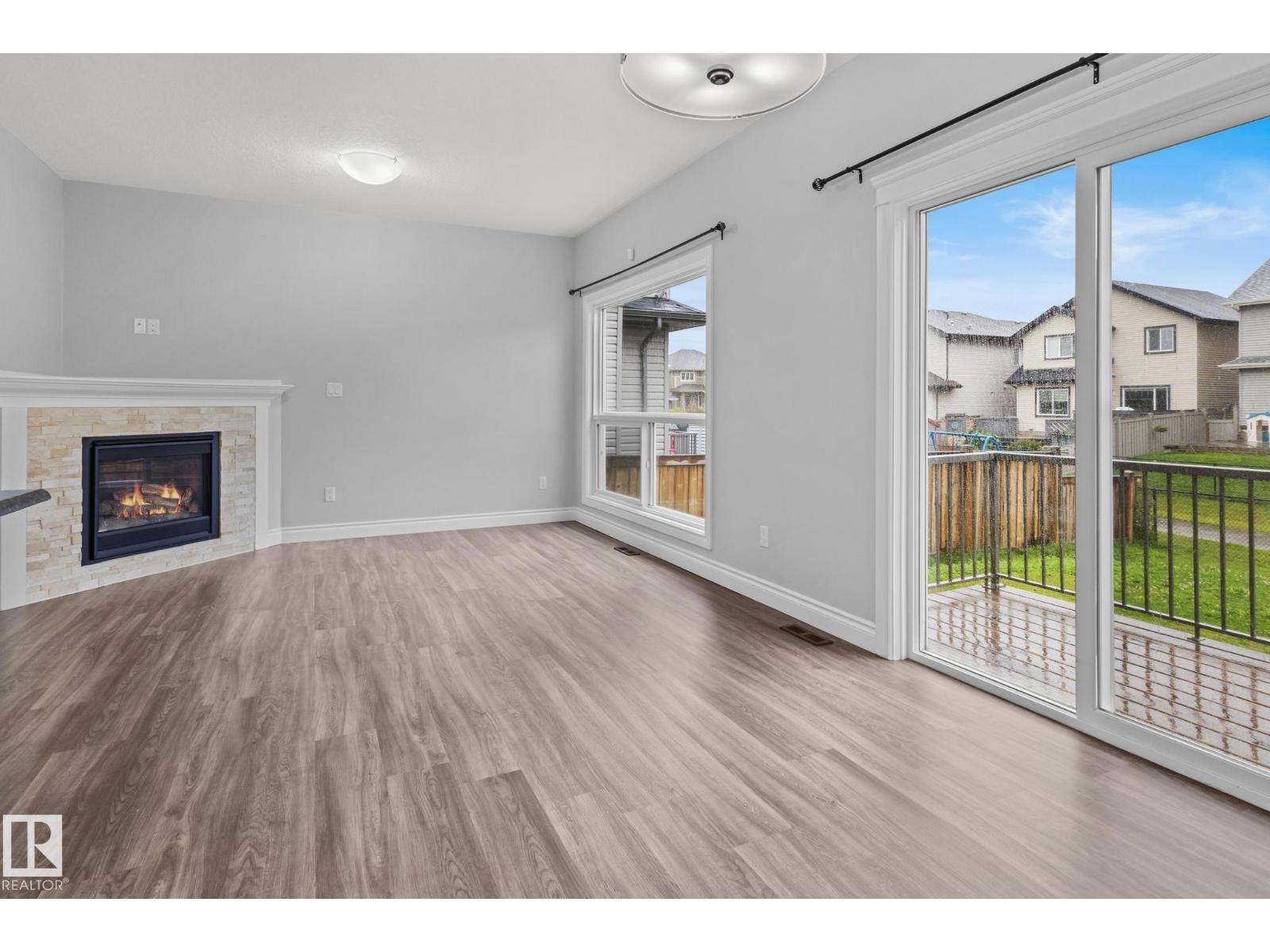 Photo 8 of 4648 Charles Wy Sw, Edmonton AB