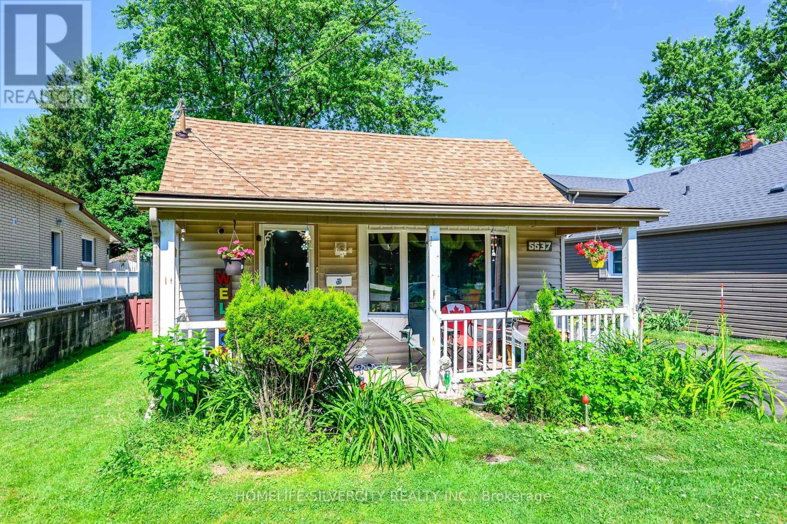 Photo 1 of 5537 Montrose Road, Niagara Falls ON