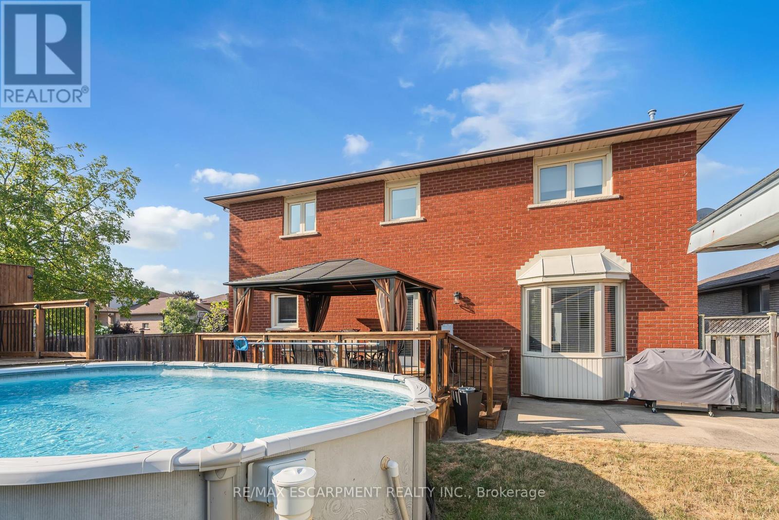 Photo 43 of 2 Vinehill Drive, Hamilton ON
