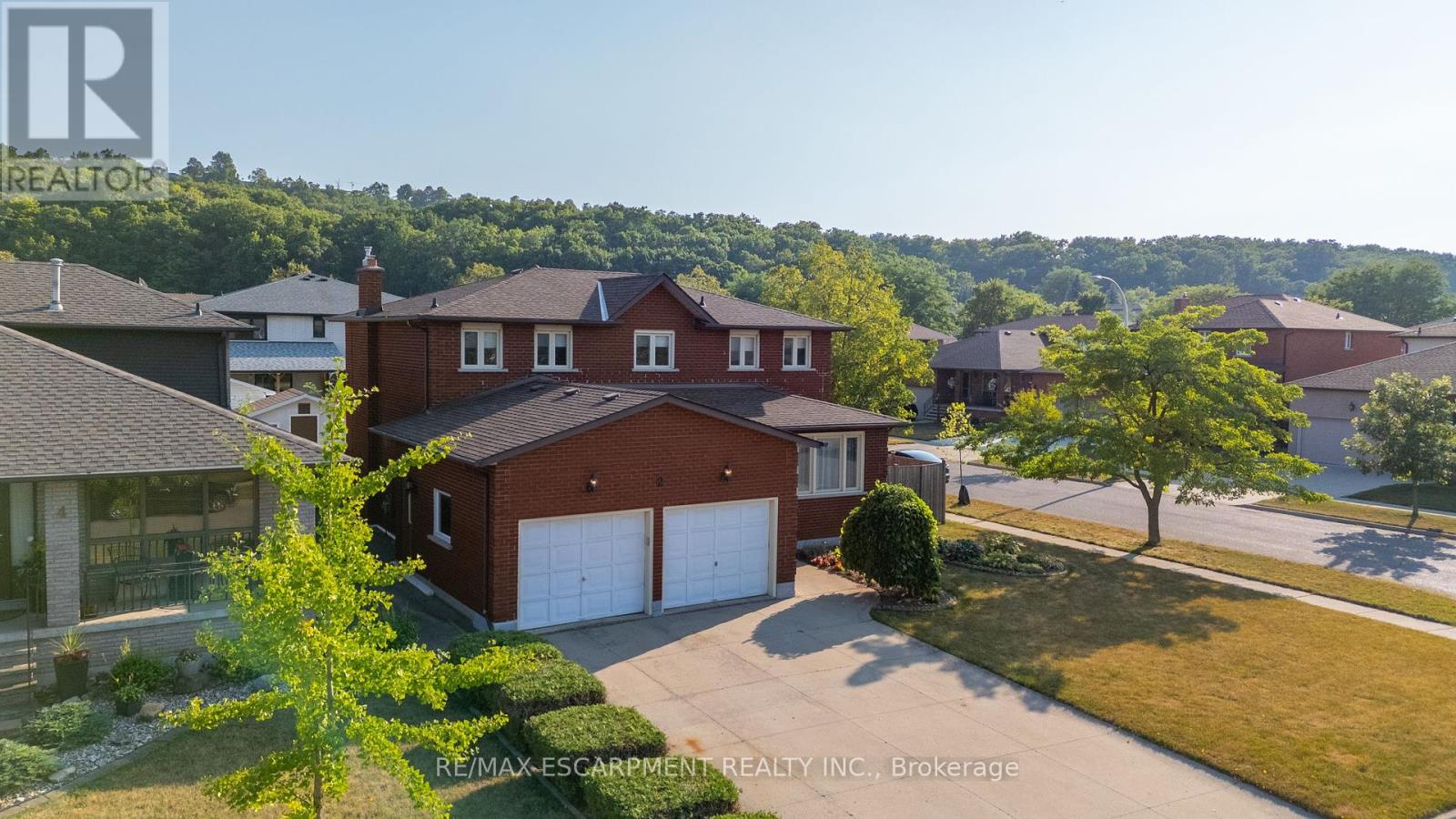 Photo 47 of 2 Vinehill Drive, Hamilton ON