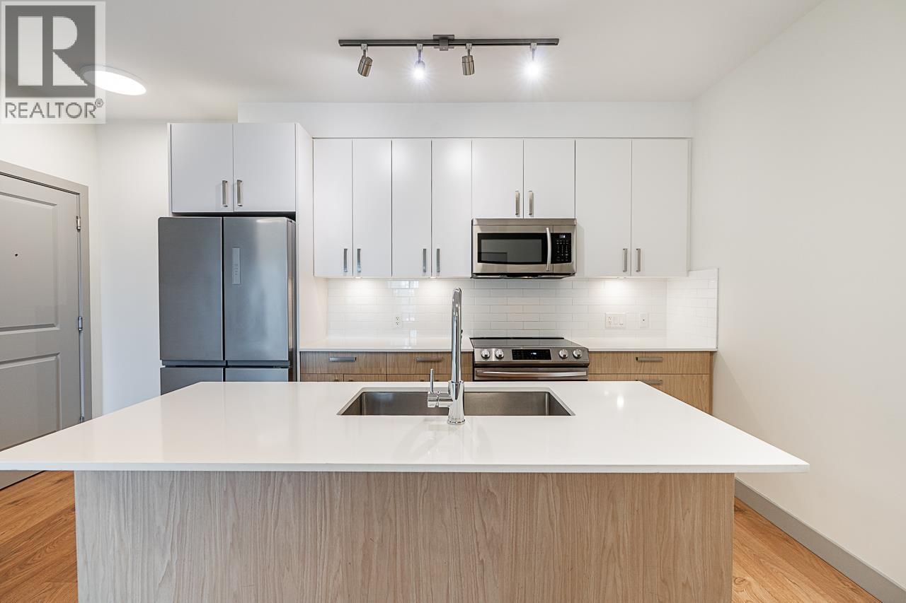 Photo 11 of 307 6968 Royal Oak Avenue, Burnaby BC