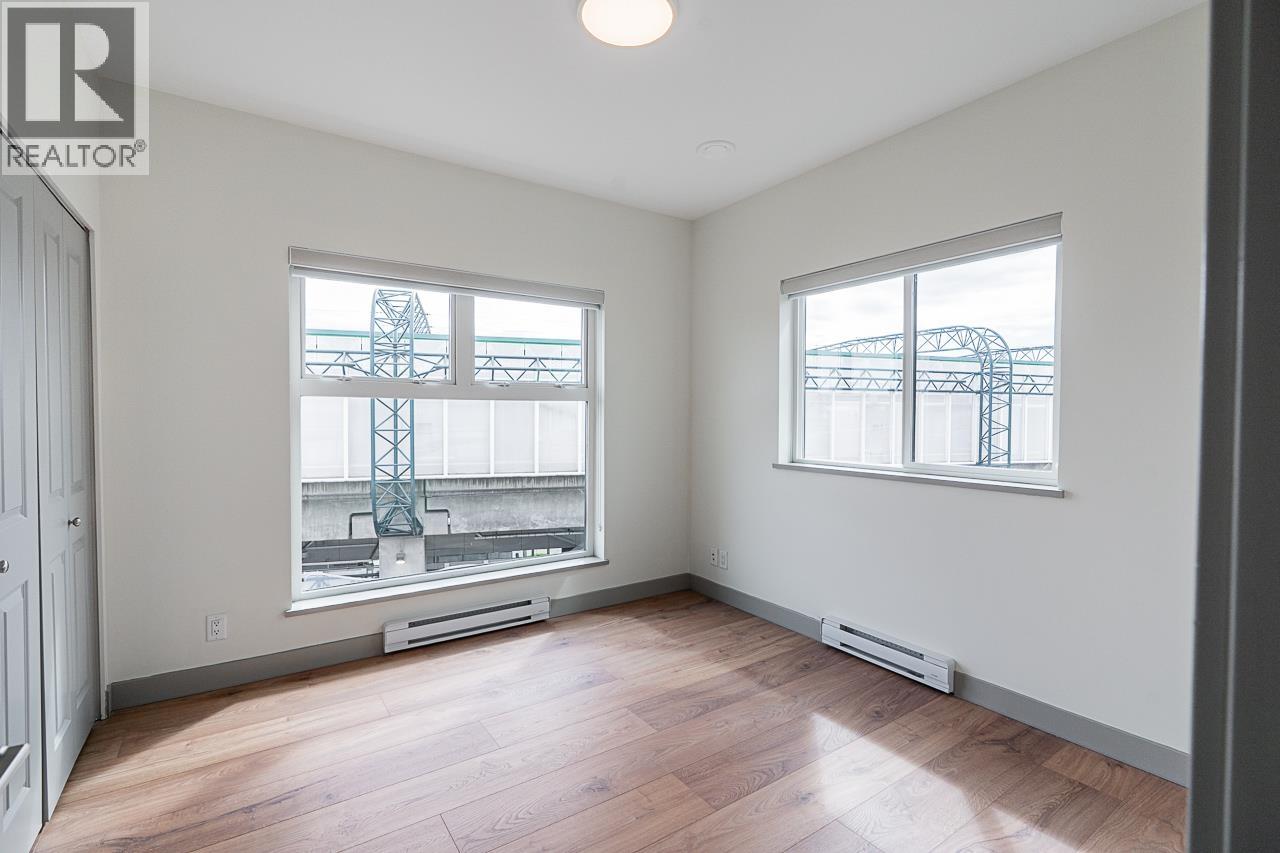 Photo 24 of 307 6968 Royal Oak Avenue, Burnaby BC