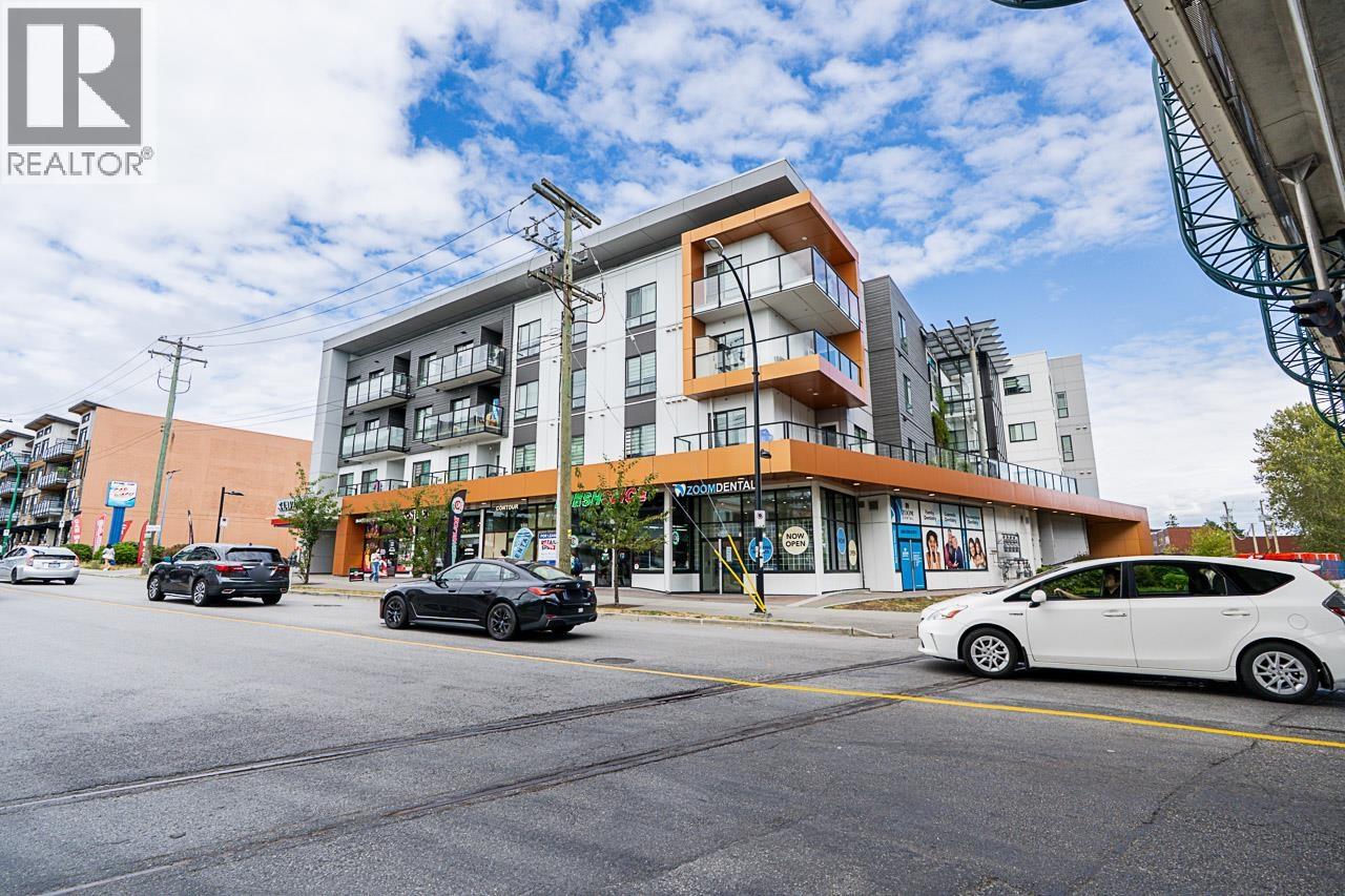Photo 3 of 307 6968 Royal Oak Avenue, Burnaby BC