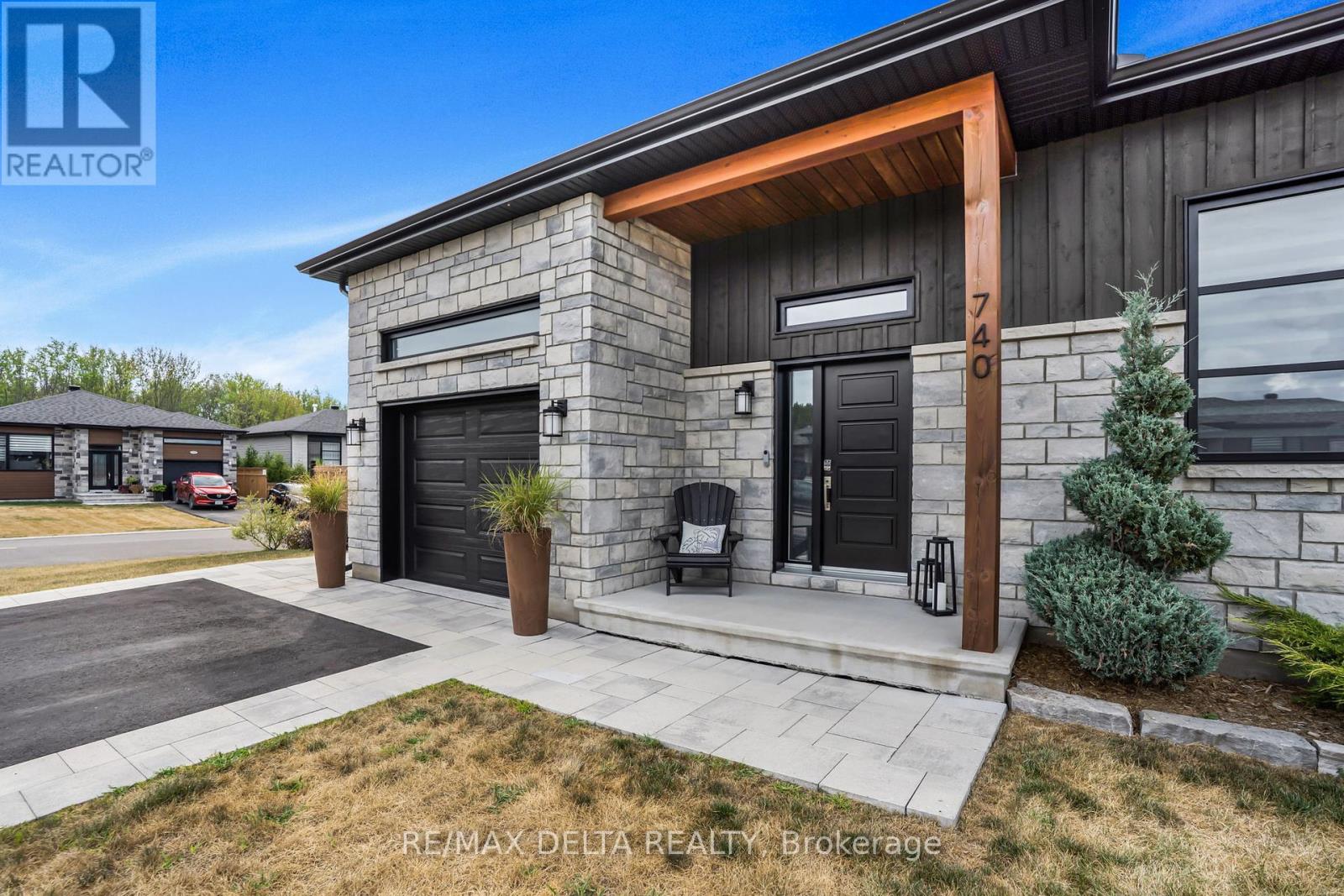 Photo 3 of 740 Lafrance Crescent, Hawkesbury ON