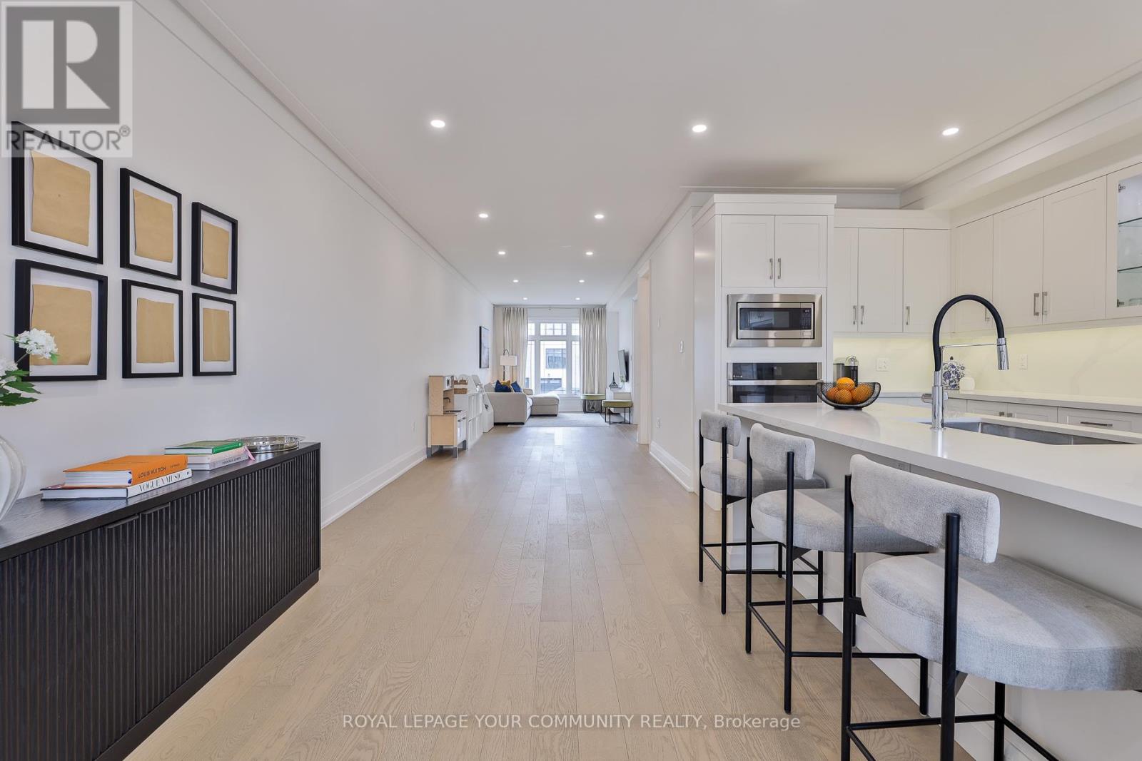 Photo 18 of 37 St Gaspar Court, Toronto ON