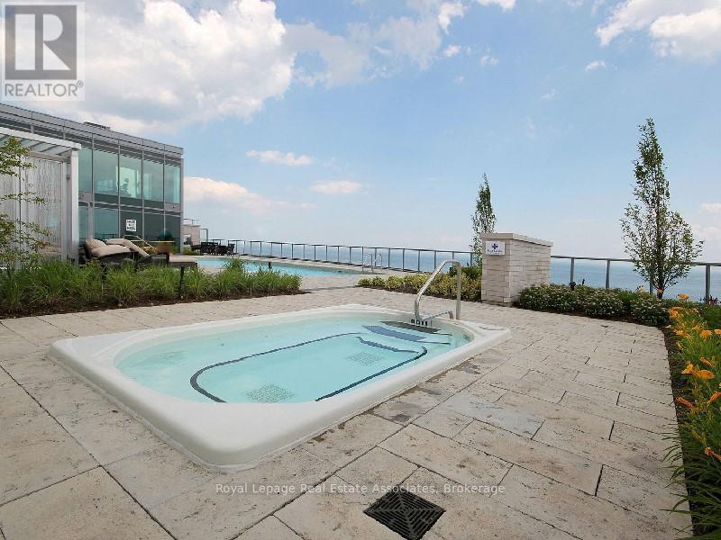 Photo 28 of 426 11 Bronte Road, Oakville ON