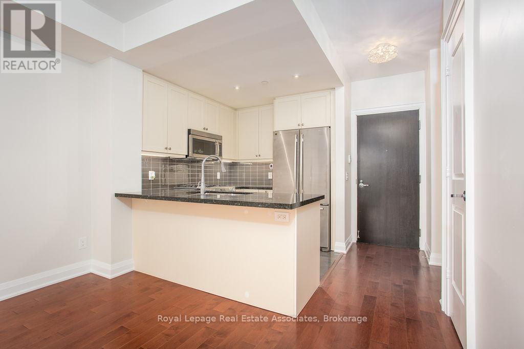 Photo 5 of 426 11 Bronte Road, Oakville ON