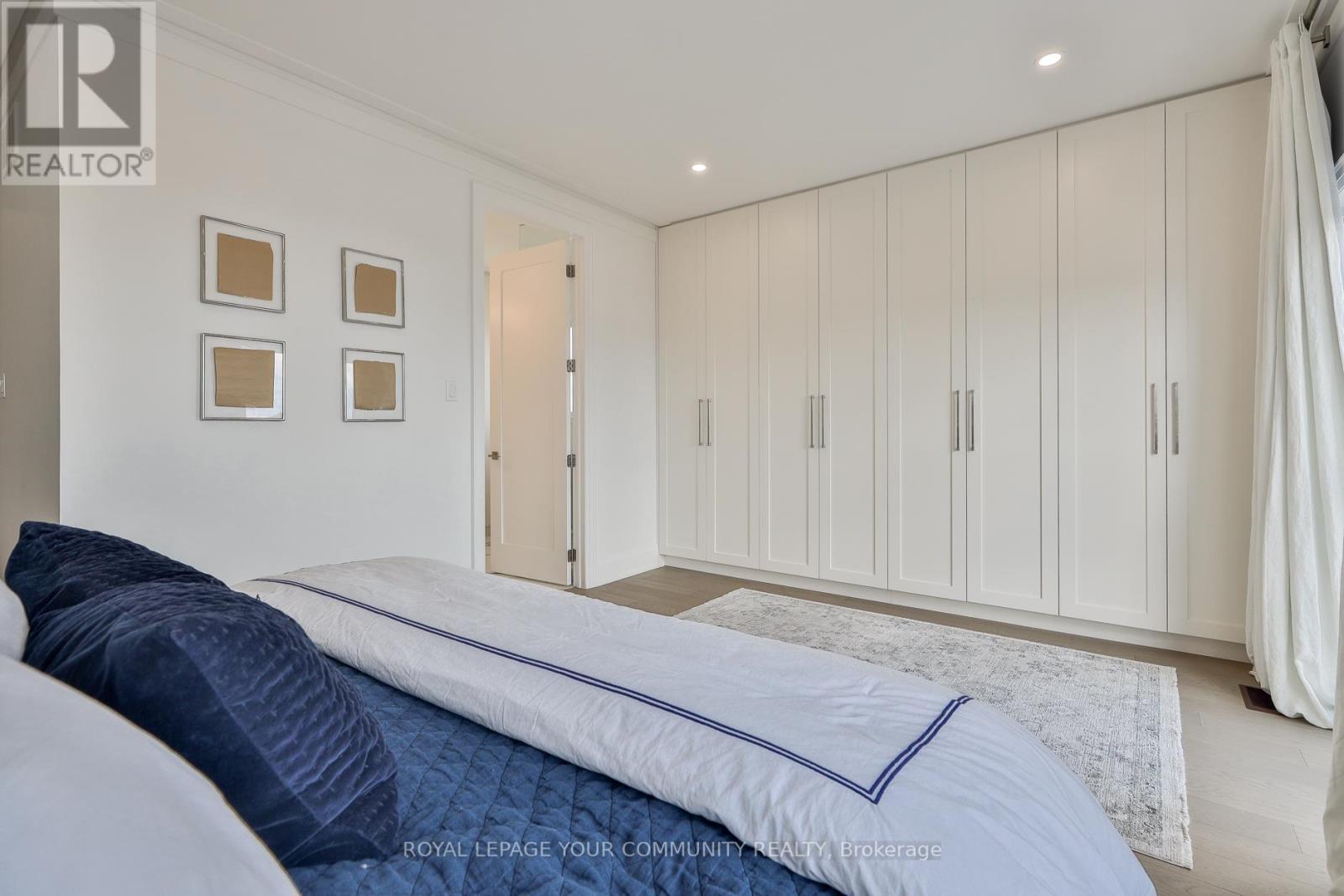 Photo 33 of 37 St Gaspar Court, Toronto ON