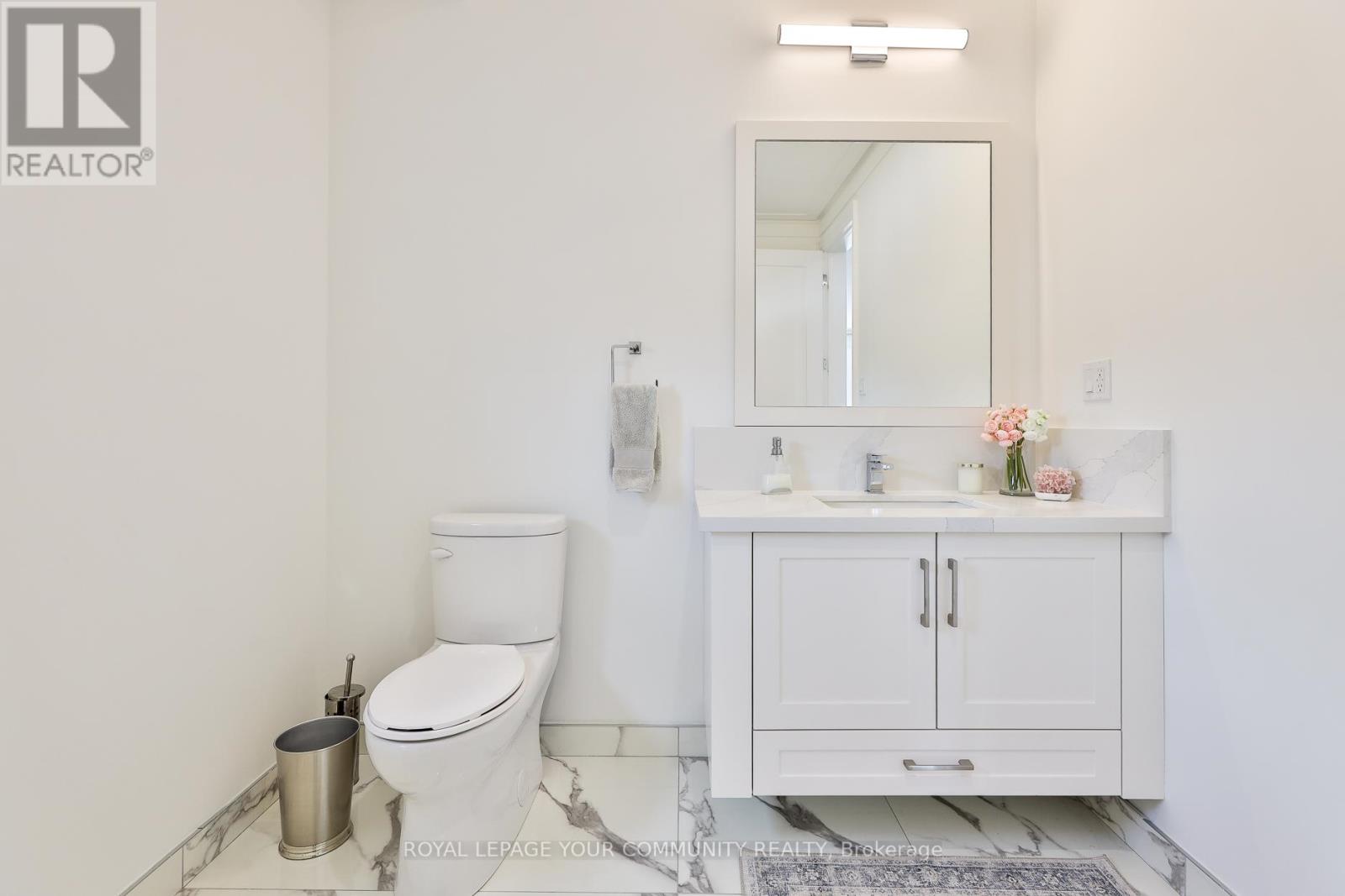 Photo 11 of 37 St Gaspar Court, Toronto ON