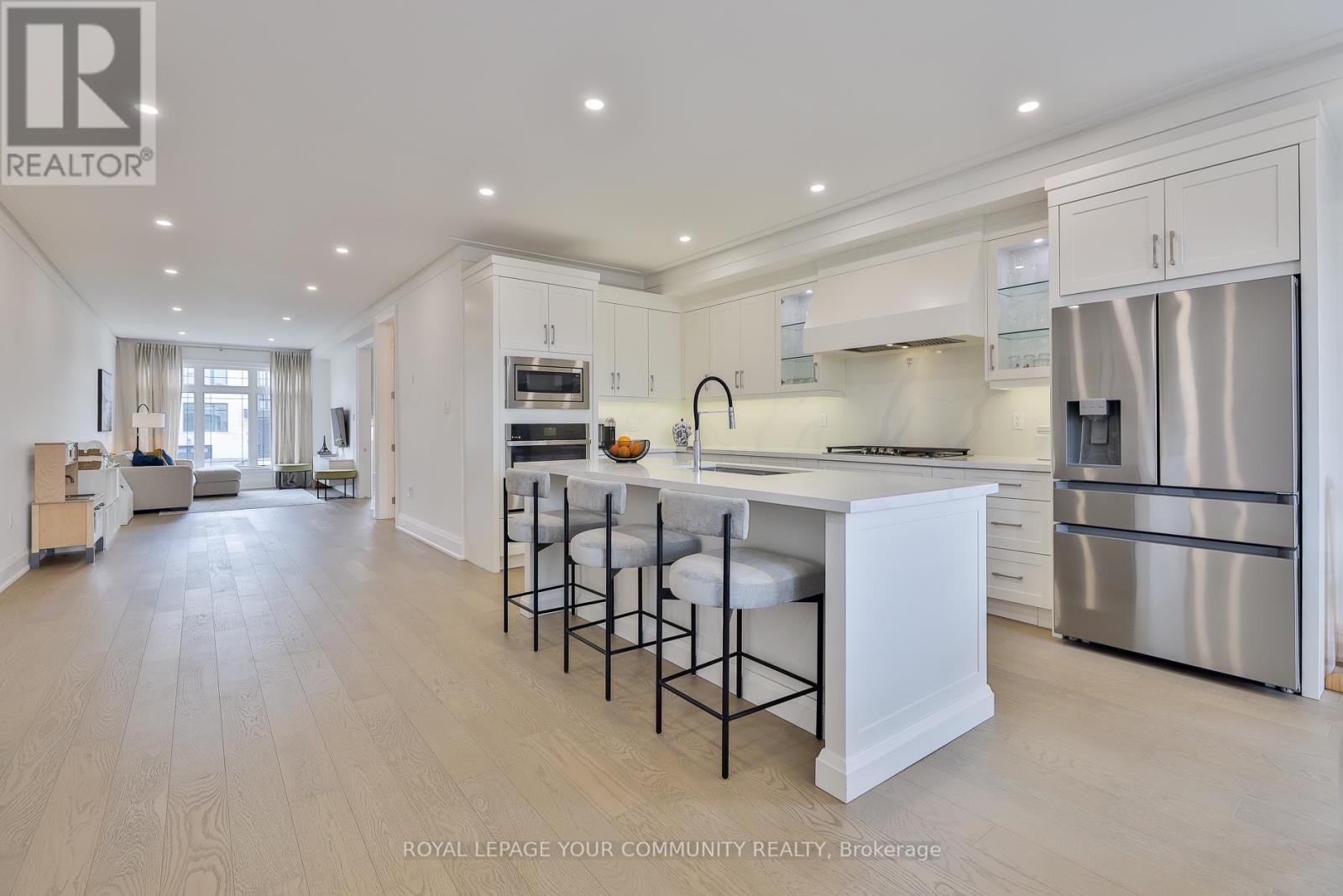 Photo 17 of 37 St Gaspar Court, Toronto ON