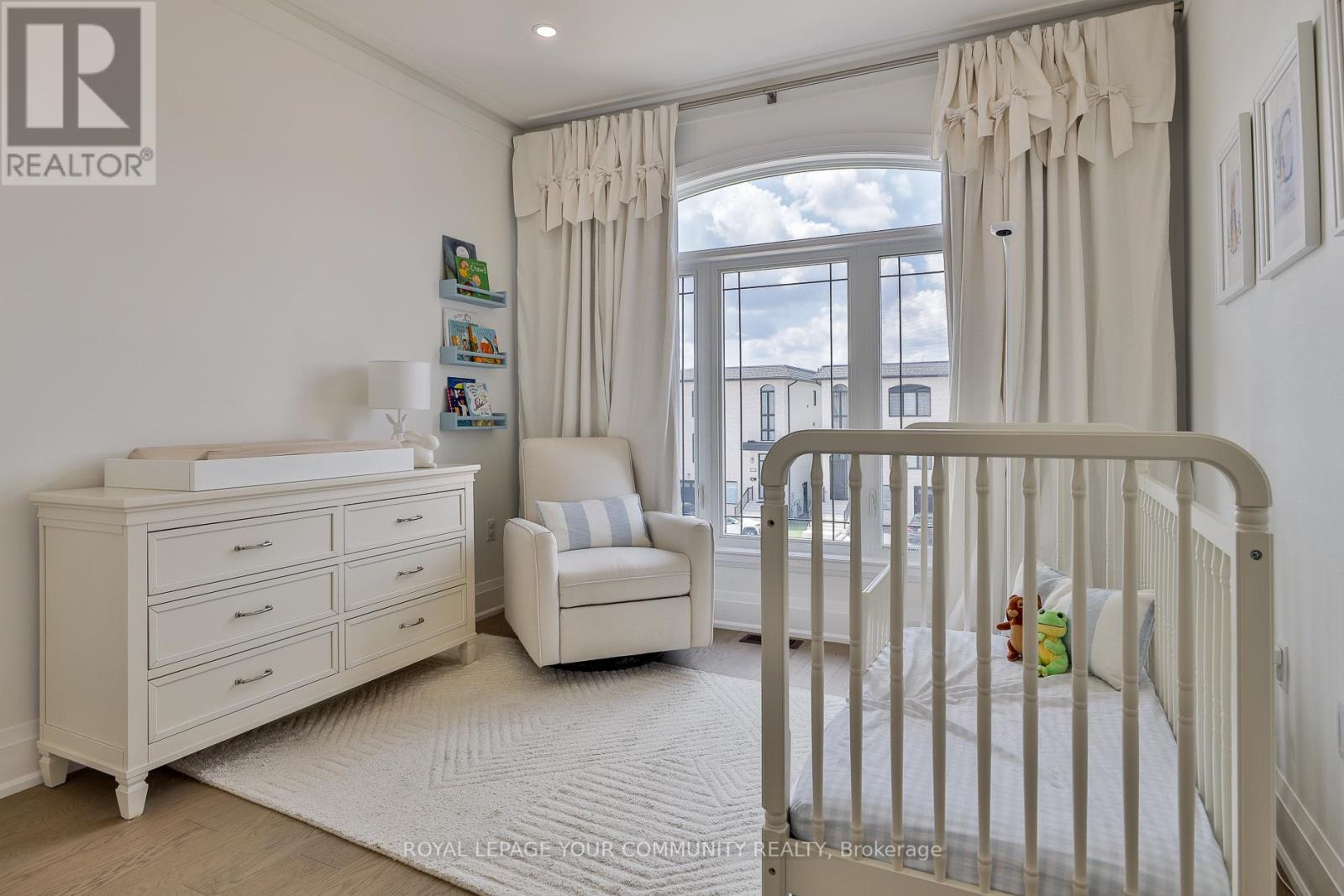 Photo 25 of 37 St Gaspar Court, Toronto ON