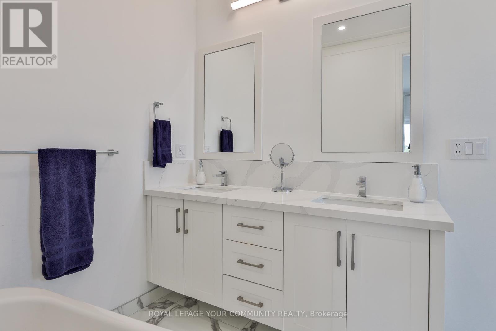 Photo 37 of 37 St Gaspar Court, Toronto ON