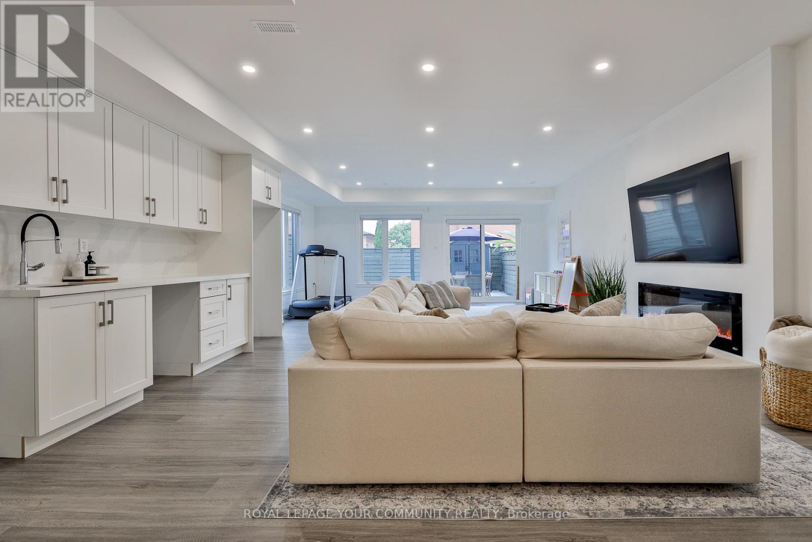 Photo 39 of 37 St Gaspar Court, Toronto ON