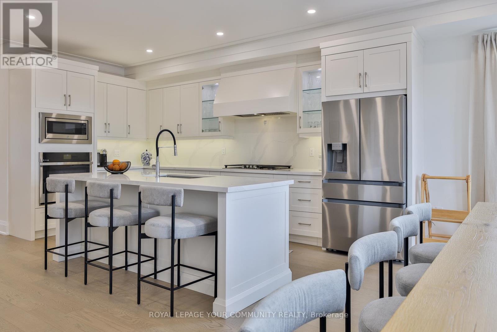 Photo 16 of 37 St Gaspar Court, Toronto ON