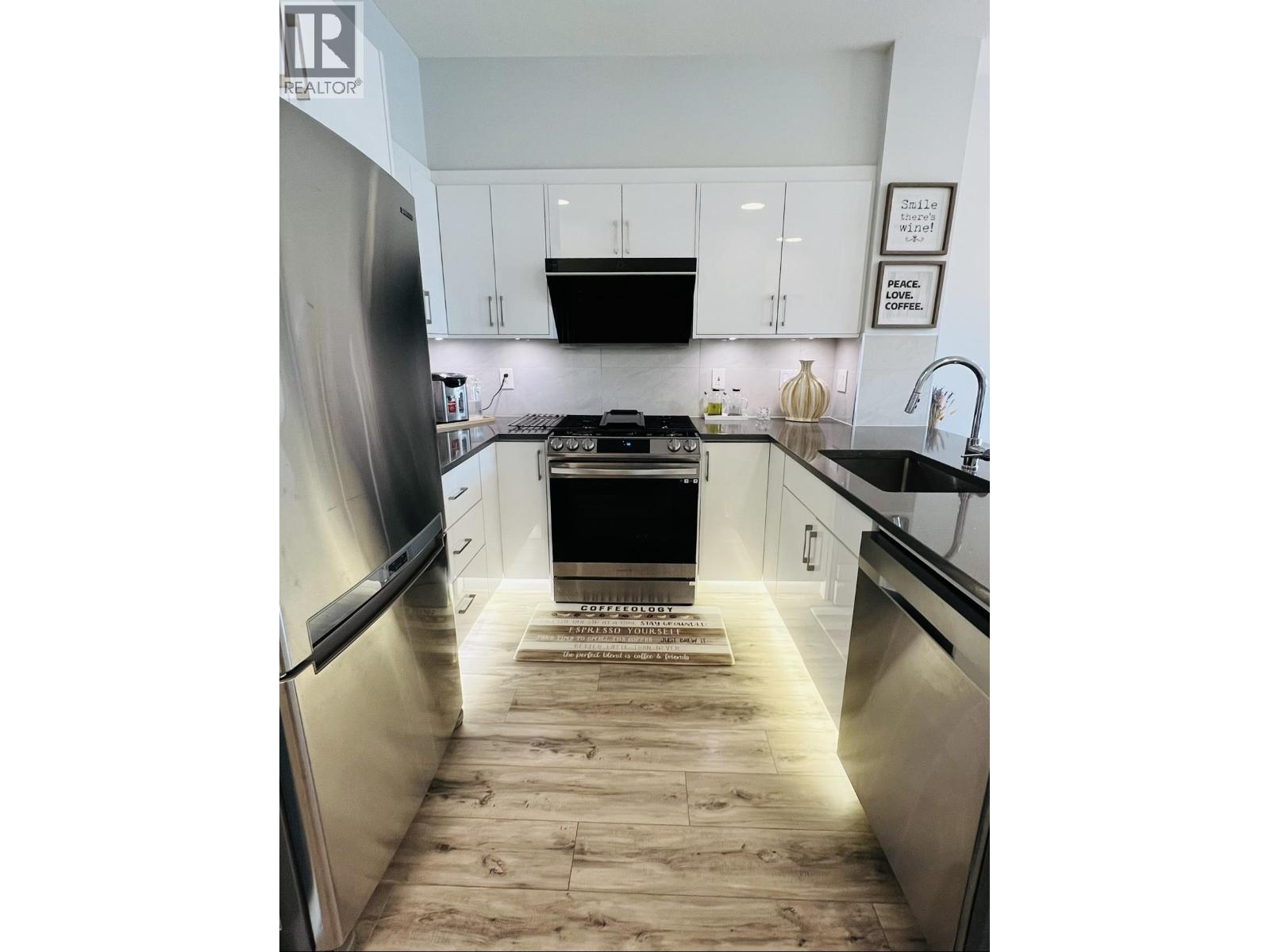 Photo 1 of 407 1153 Kensal Place, Coquitlam BC