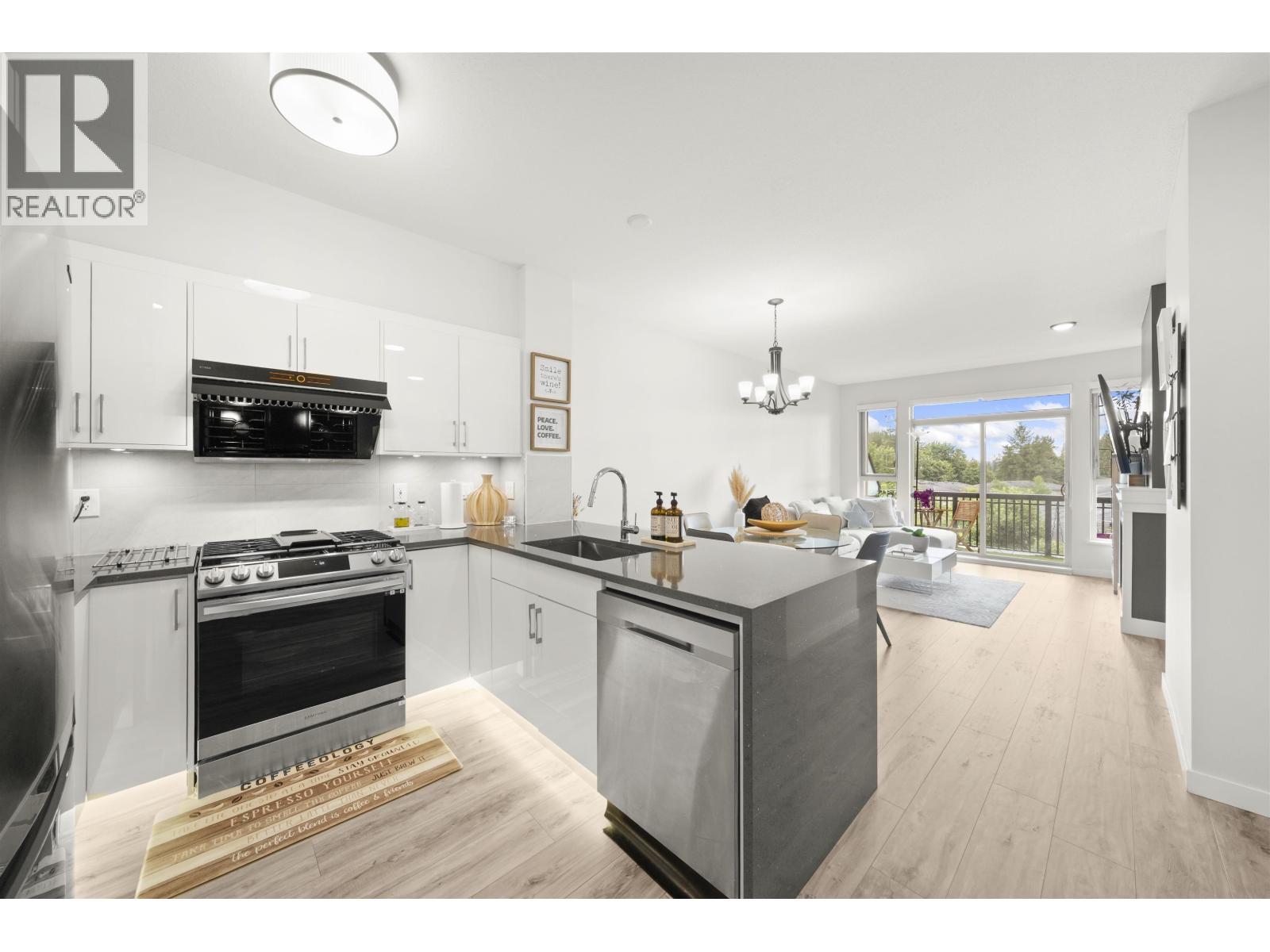 Photo 4 of 407 1153 Kensal Place, Coquitlam BC