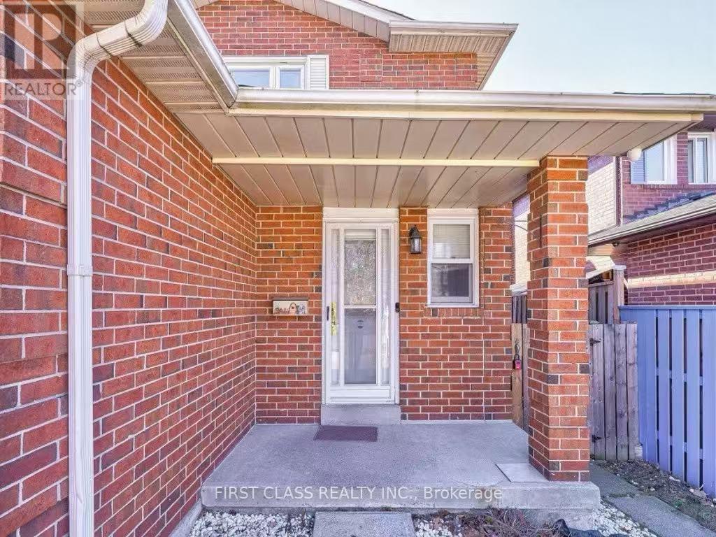 Photo 2 of Main Upper Level 4230 Perivale Road, Mississauga ON