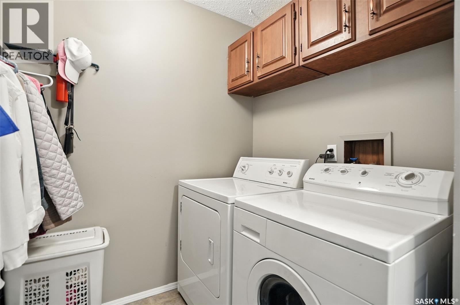 Photo 2 of 246 Auld Crescent, Saskatoon SK