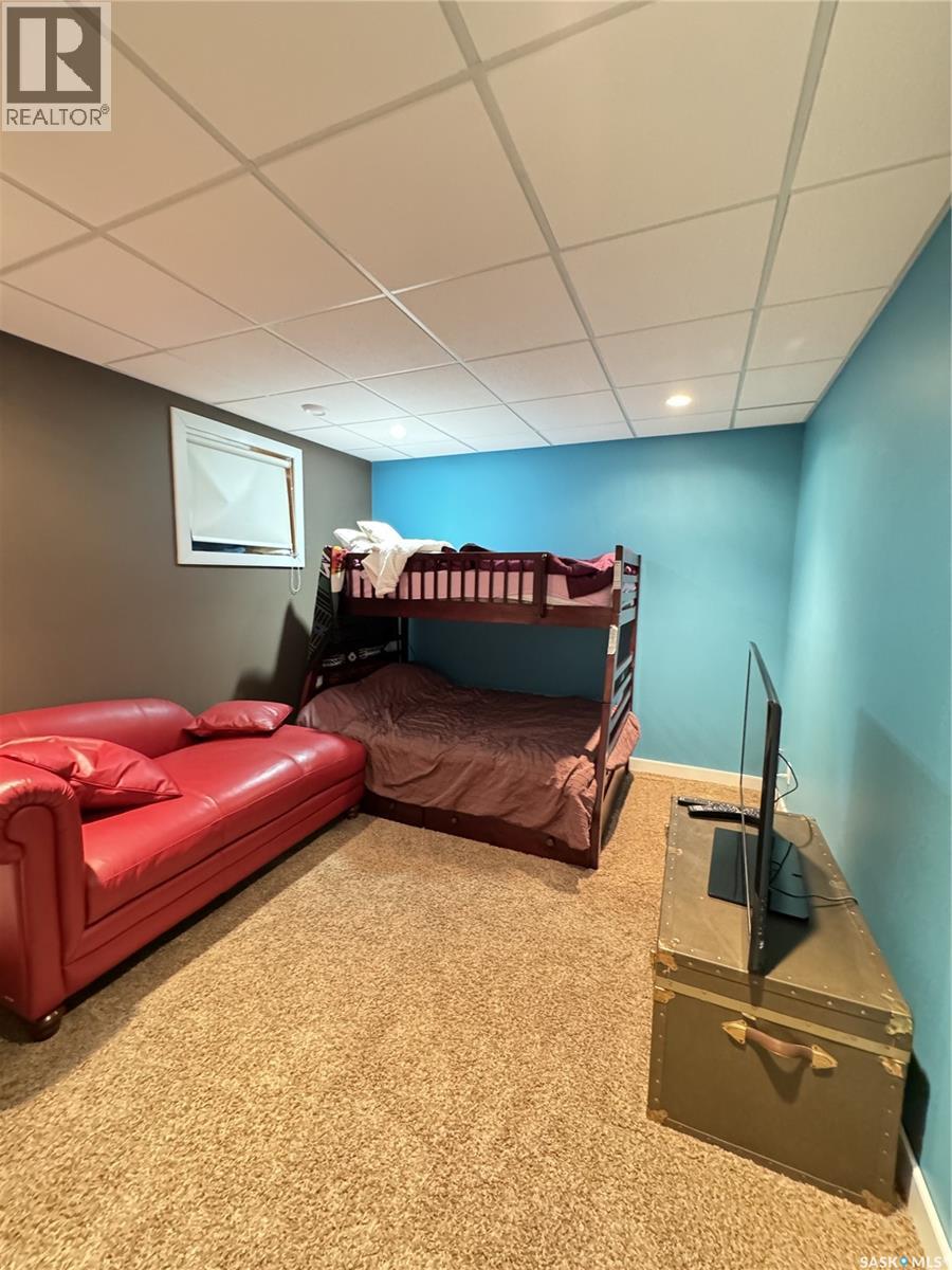 Photo 22 of 55 Estates Drive, Elk Ridge SK