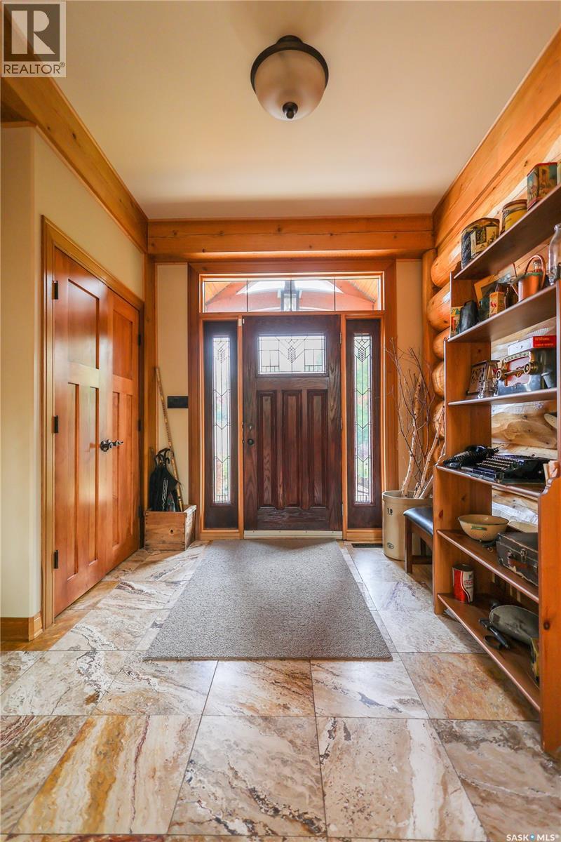 Photo 3 of 55 Estates Drive, Elk Ridge SK