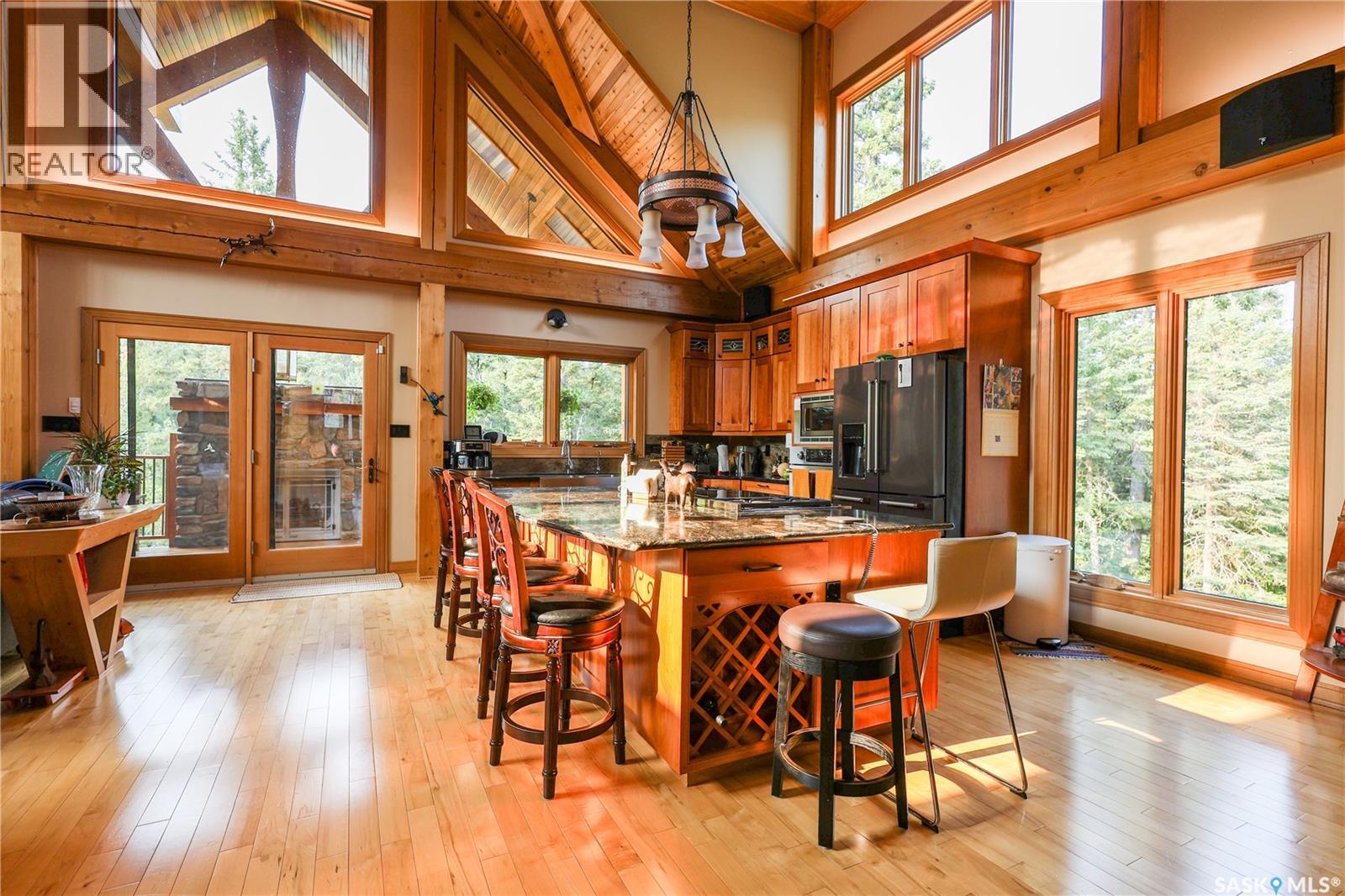 Photo 5 of 55 Estates Drive, Elk Ridge SK
