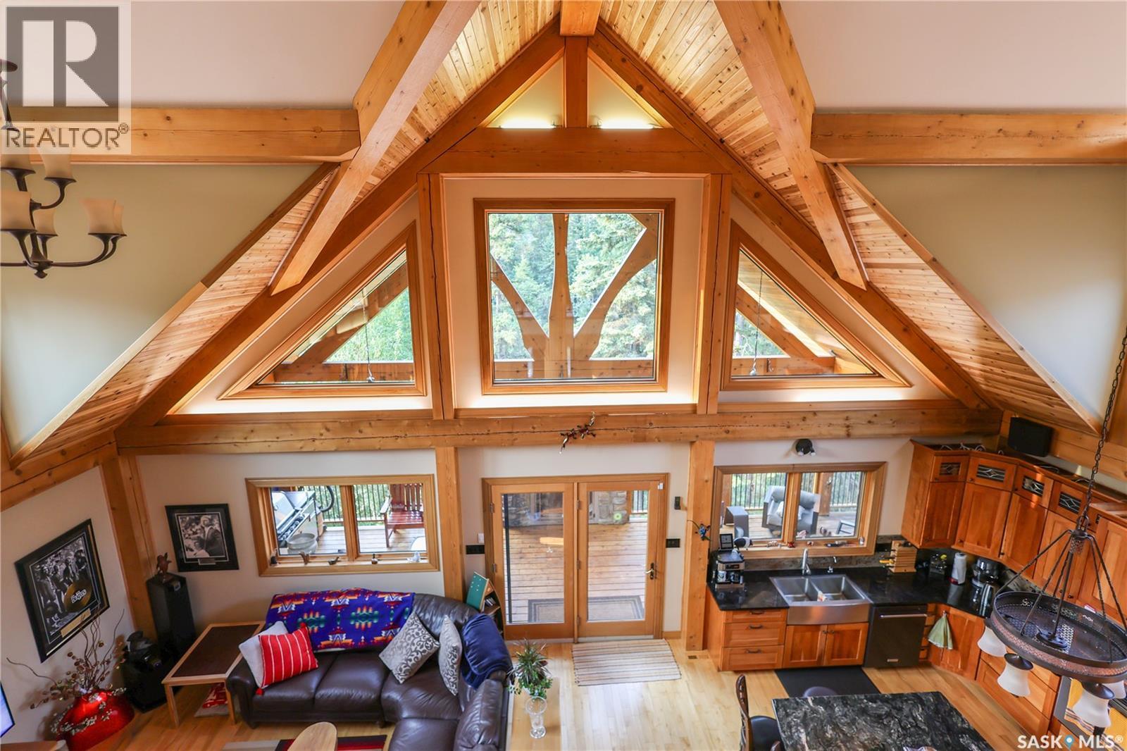 Photo 9 of 55 Estates Drive, Elk Ridge SK