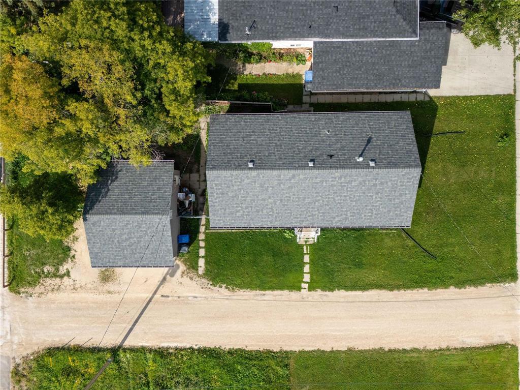 Photo 17 of 42 1st Street N, Niverville MB