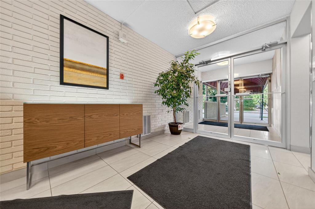 Photo 3 of 302 188 Roslyn Road, Winnipeg MB