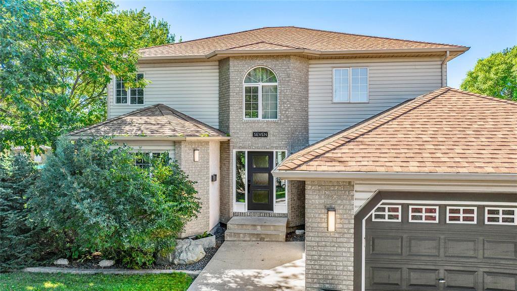 Photo 2 of 7 Bellington Place, Winnipeg MB
