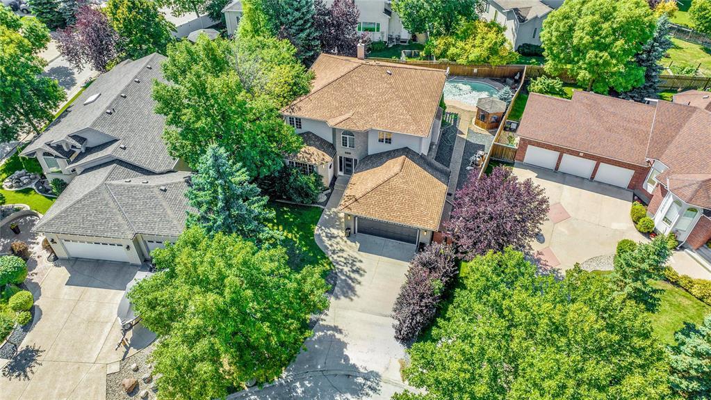 Photo 3 of 7 Bellington Place, Winnipeg MB