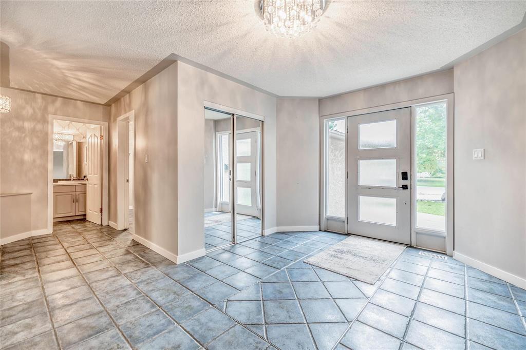 Photo 5 of 7 Bellington Place, Winnipeg MB