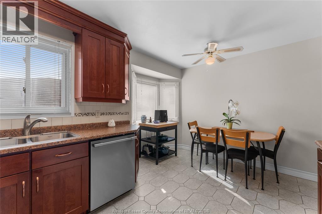 Photo 13 of 1475 Sugarwood Crescent, Lasalle ON