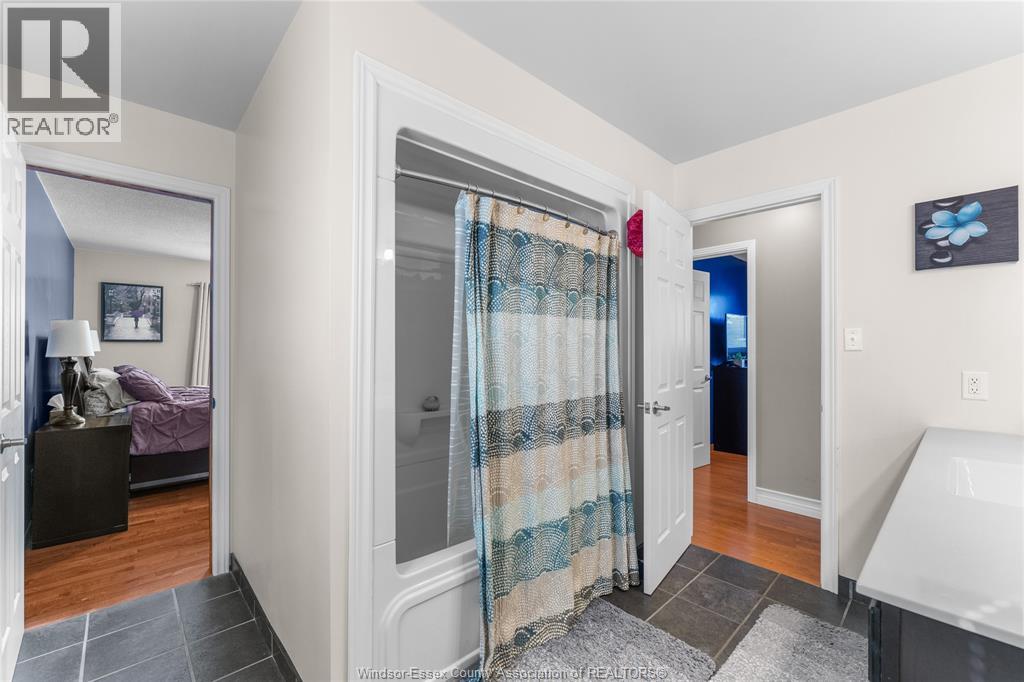 Photo 17 of 1475 Sugarwood Crescent, Lasalle ON
