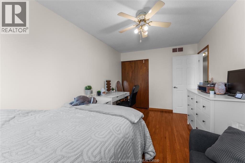 Photo 19 of 1475 Sugarwood Crescent, Lasalle ON