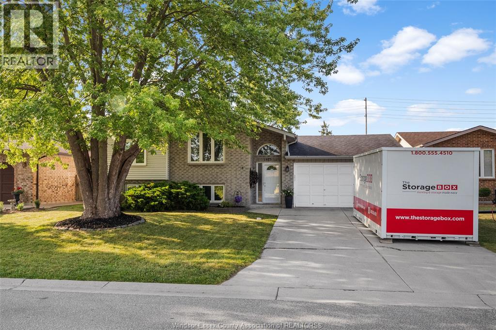 Photo 2 of 1475 Sugarwood Crescent, Lasalle ON