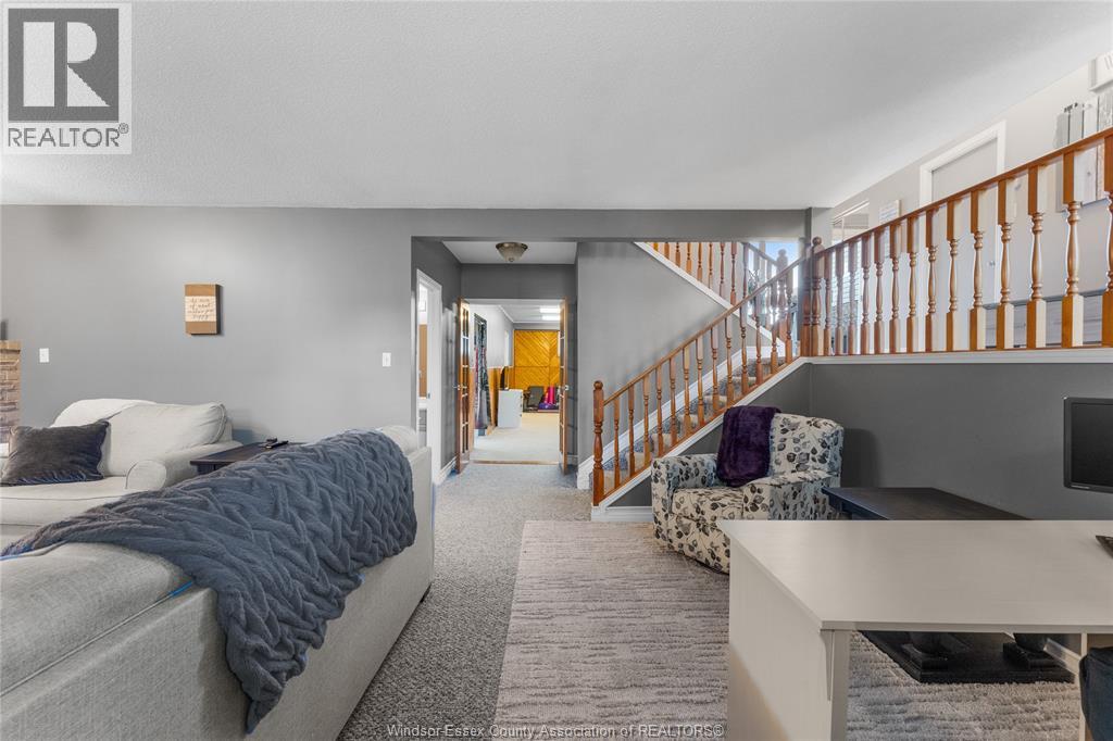Photo 32 of 1475 Sugarwood Crescent, Lasalle ON