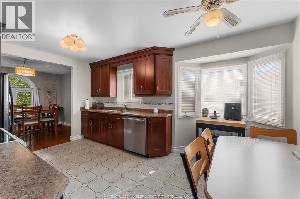 Photo 9 of 1475 Sugarwood Crescent, Lasalle ON