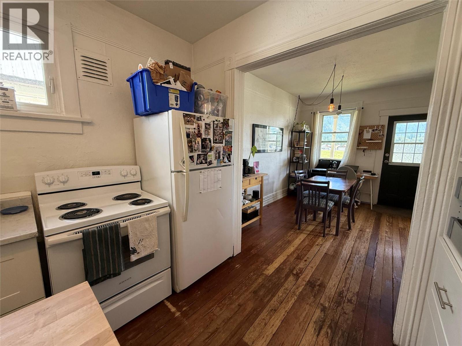415 Downie Street - 11