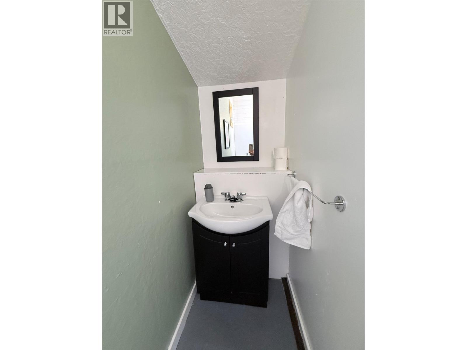 415 Downie Street, Revelstoke
