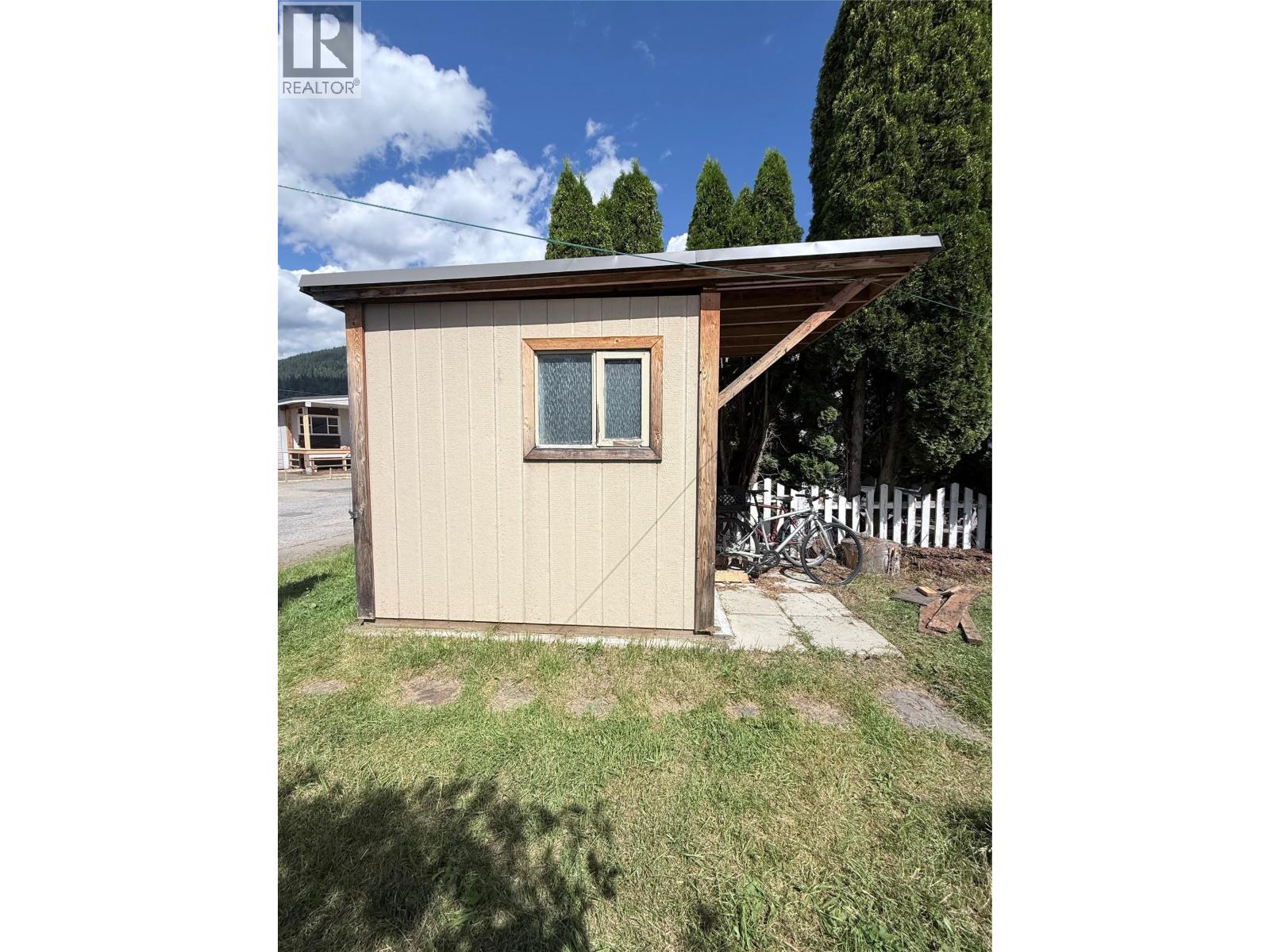 415 Downie Street, Revelstoke