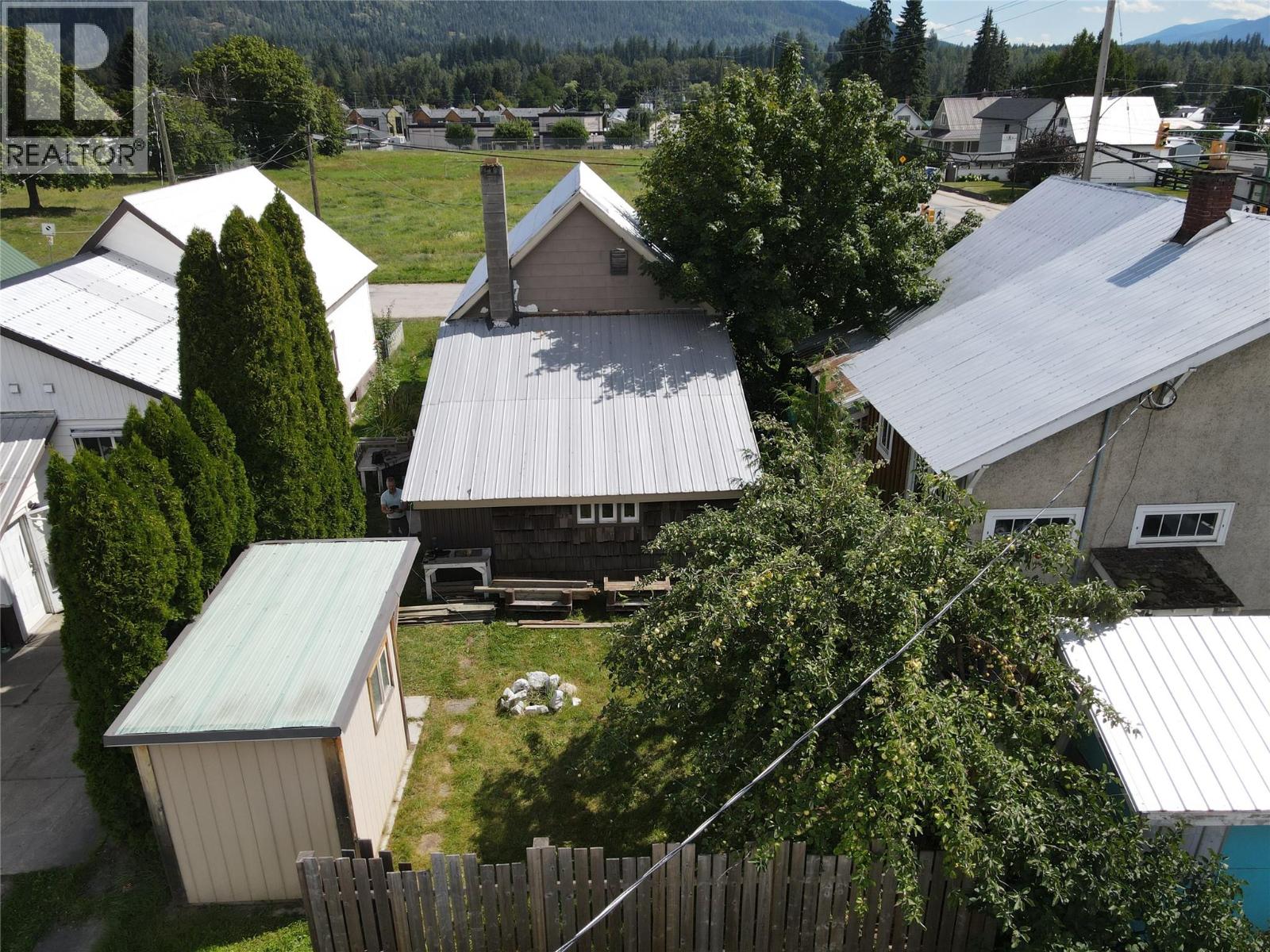 415 Downie Street, Revelstoke