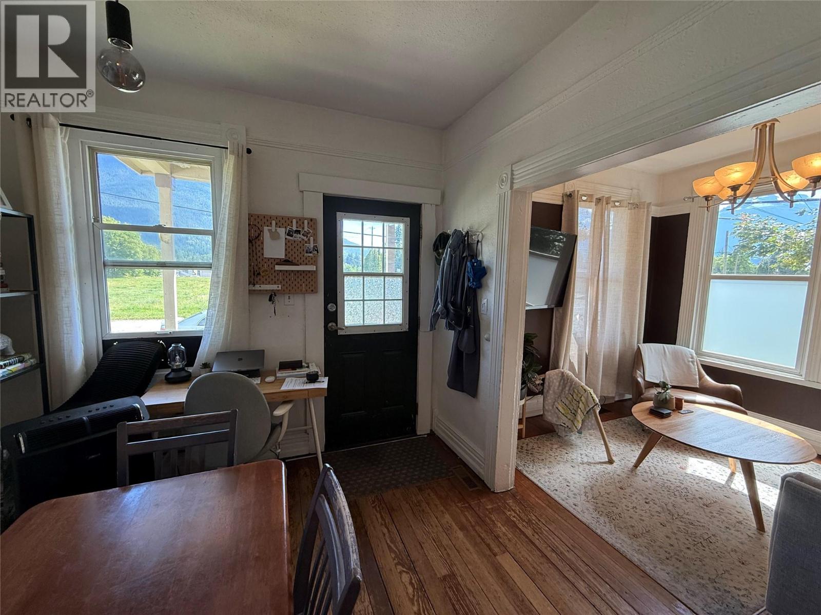415 Downie Street, Revelstoke