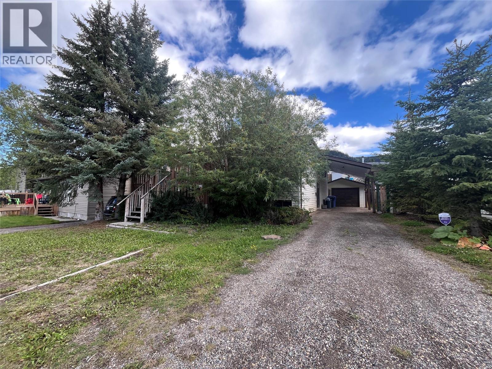 Photo 2 of 167 Sukunka Avenue, Tumbler Ridge BC