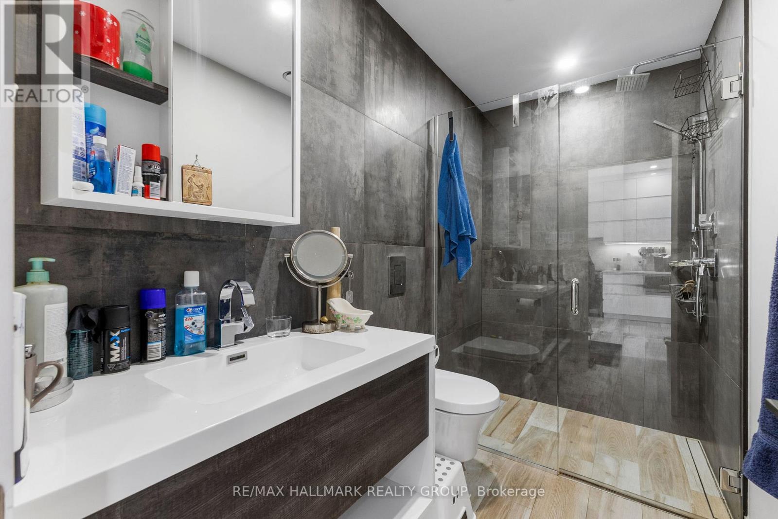 Photo 10 of 3 201 Maclaren Street, Ottawa ON