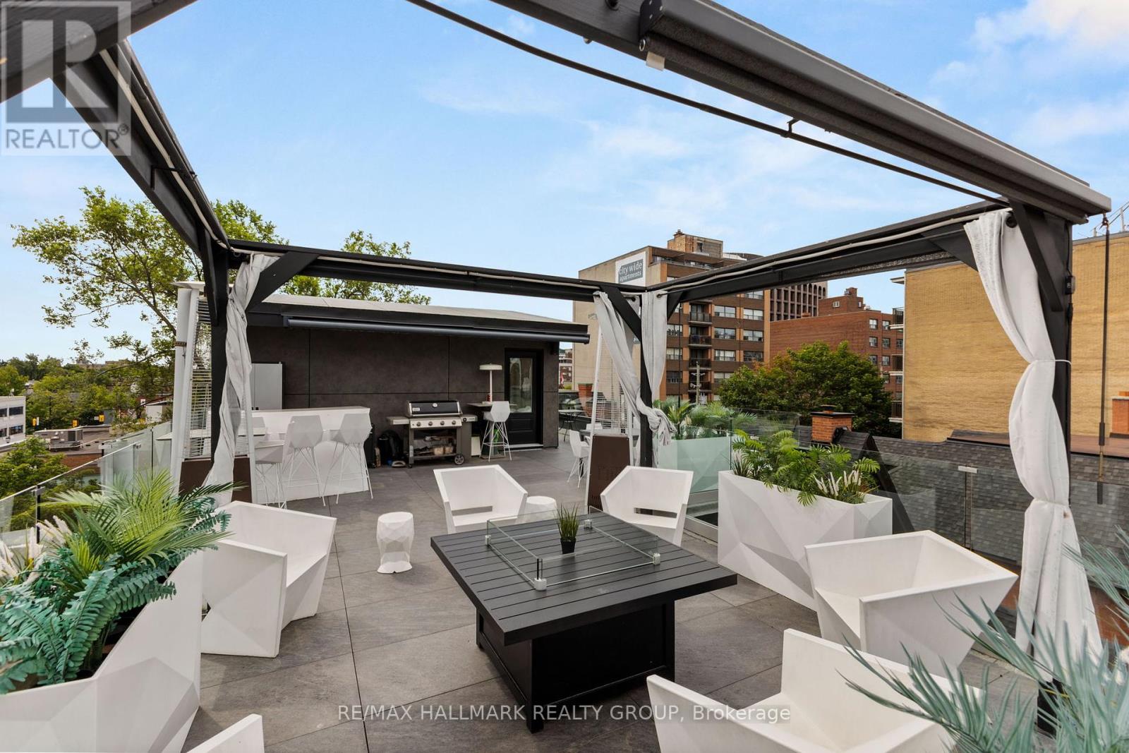 Photo 22 of 3 201 Maclaren Street, Ottawa ON