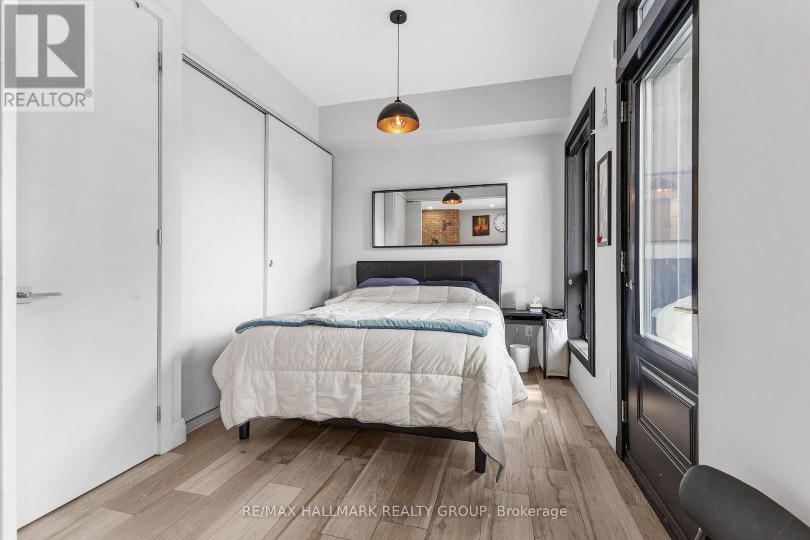 Photo 13 of 3 201 Maclaren Street, Ottawa ON