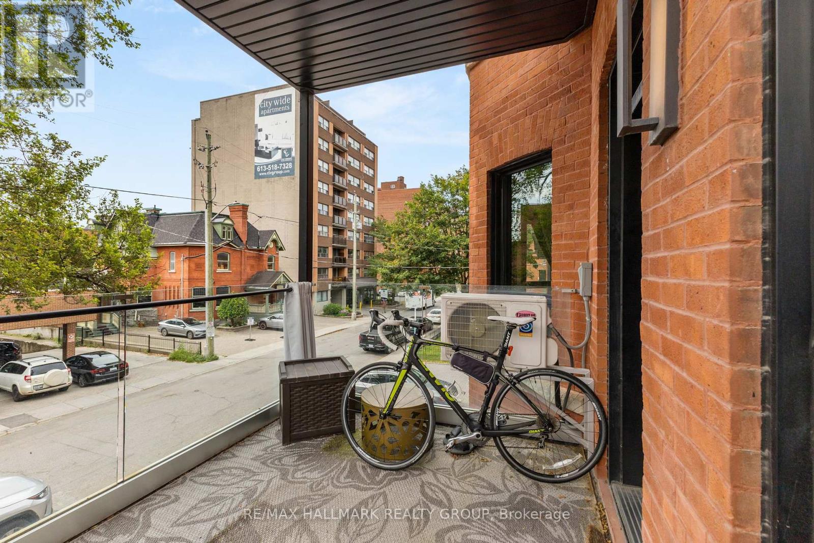 Photo 16 of 3 201 Maclaren Street, Ottawa ON