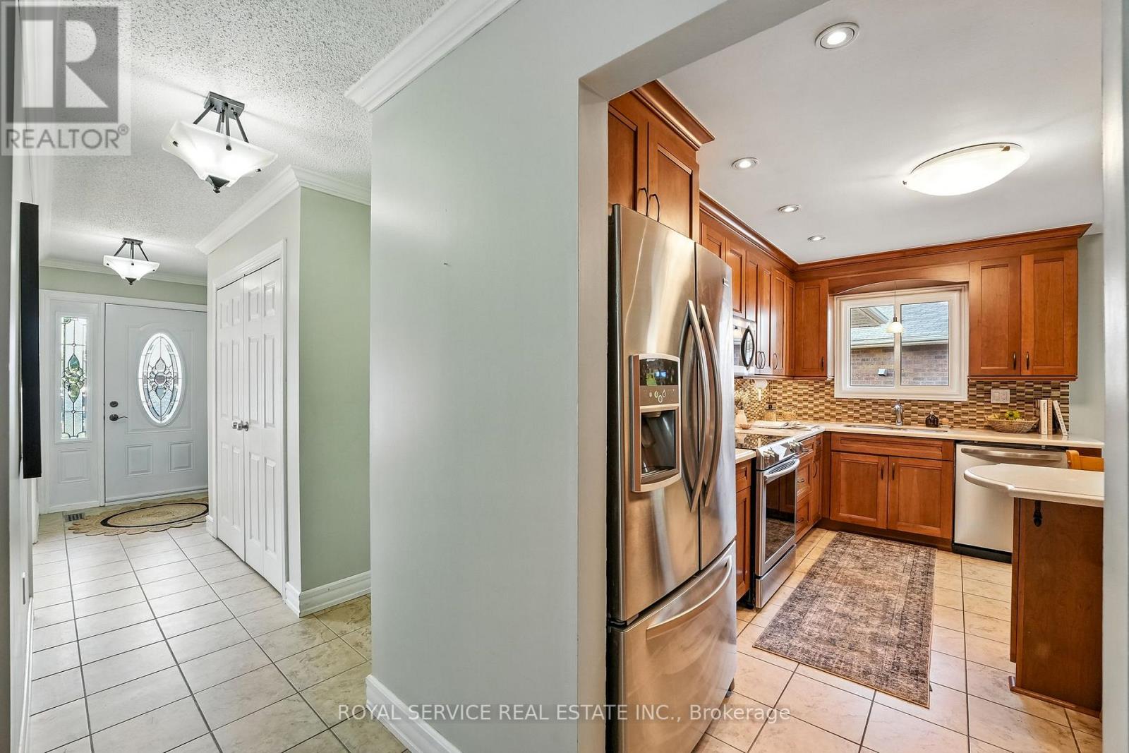 Photo 12 of 69 Firwood Avenue, Clarington ON