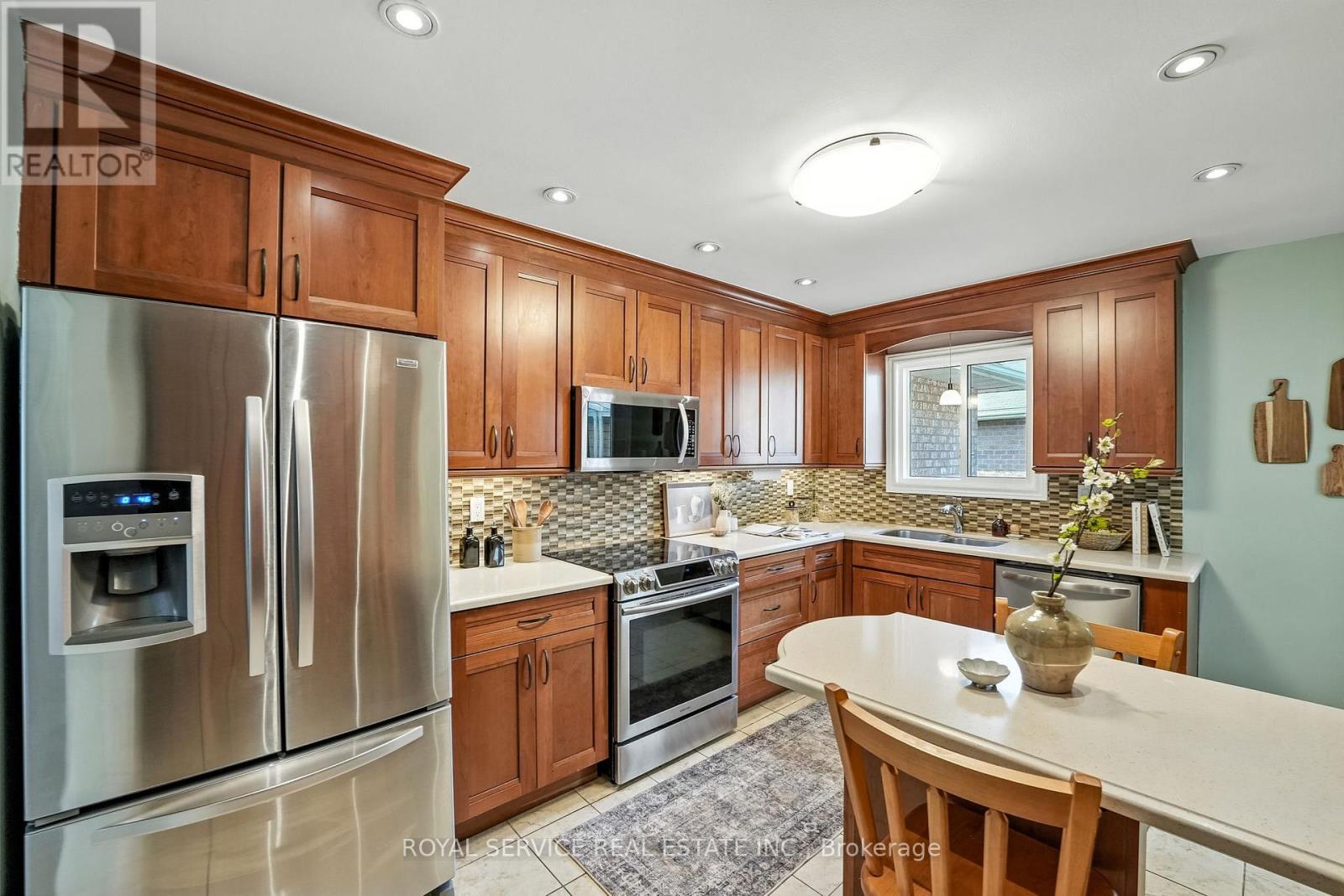 Photo 14 of 69 Firwood Avenue, Clarington ON