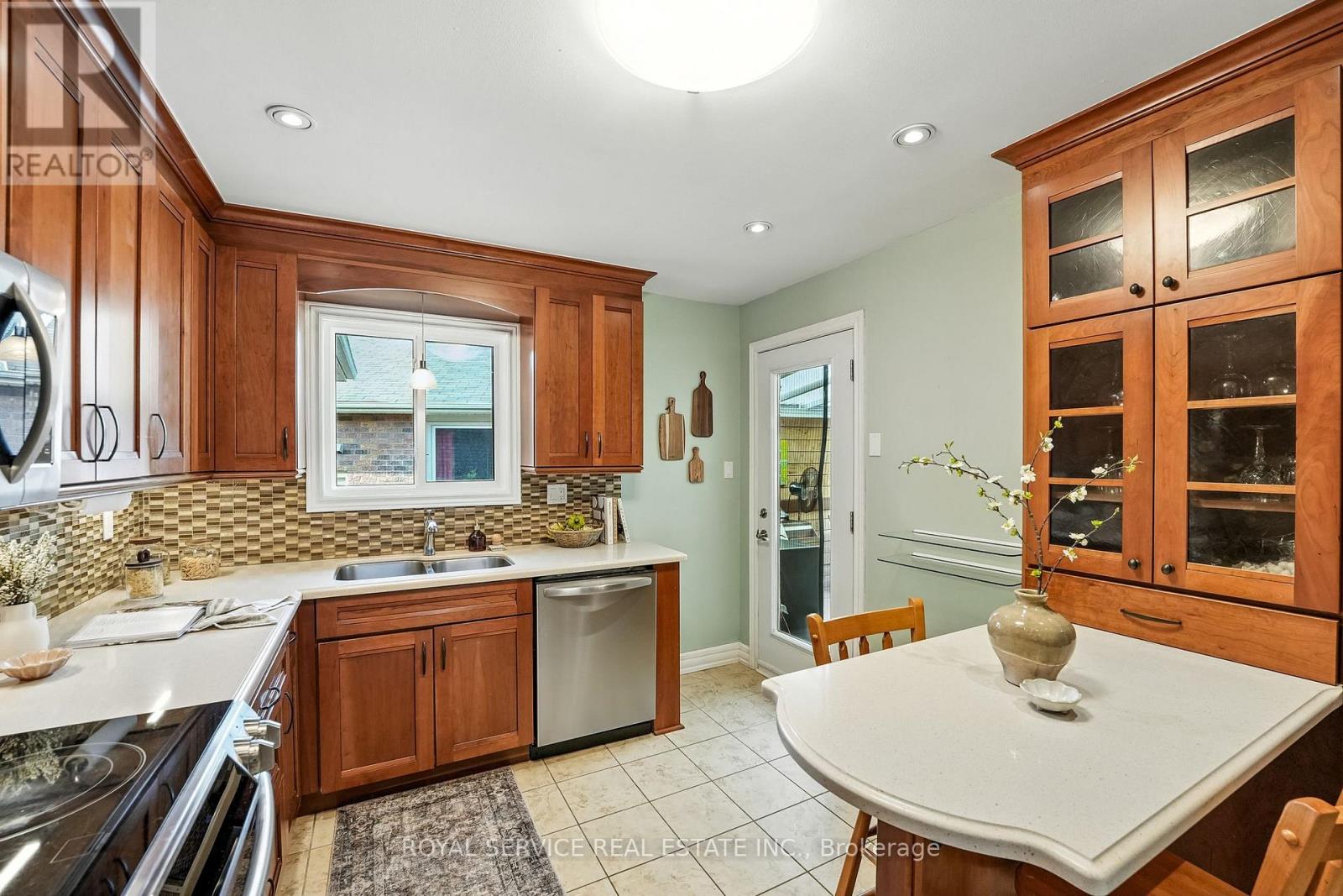 Photo 16 of 69 Firwood Avenue, Clarington ON